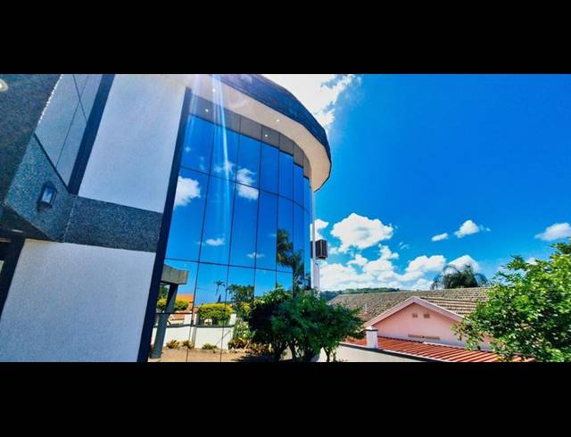 5 BEDROOM HOUSE FOR SALE IN UMHLATUZANA